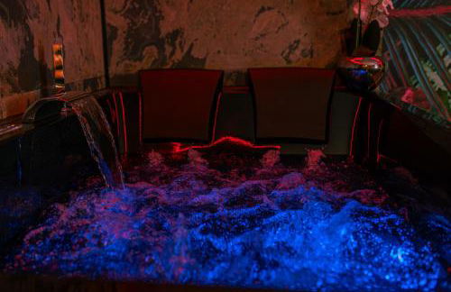 Love Room - Balnéo - Nuit Insolite - Intimité - Photo 12