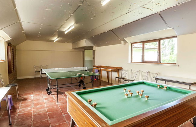 Quiet Cottage near Woods - Photo 18