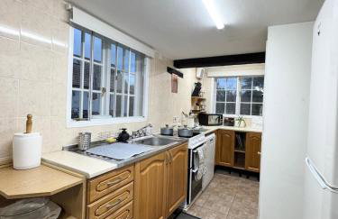 4 Bed Cottage with Hot Tub near Wyboston Lakes - Foto 5