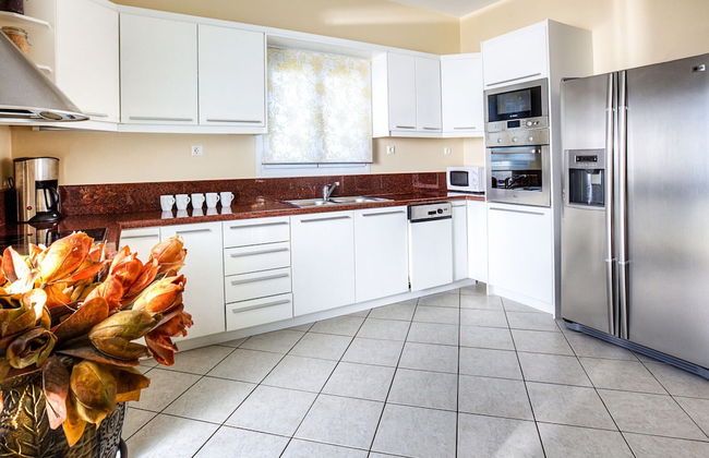 Spacious Villa with Private Pool & Outside Bar near Sea in Sisi - Foto 7