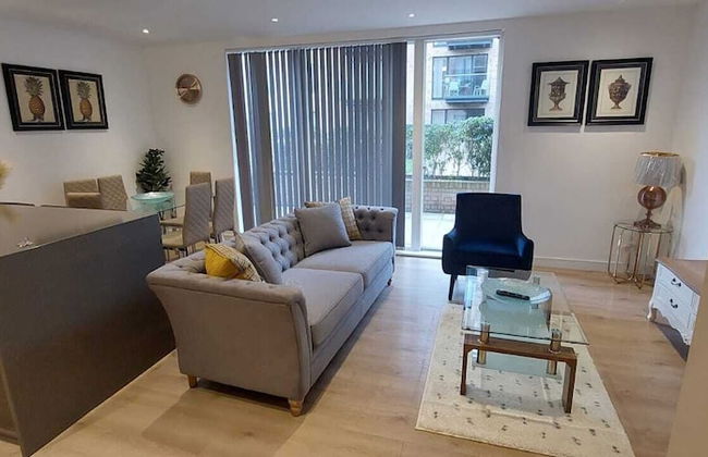 2 Bed Property Close to Heathrow Airport - Foto 32