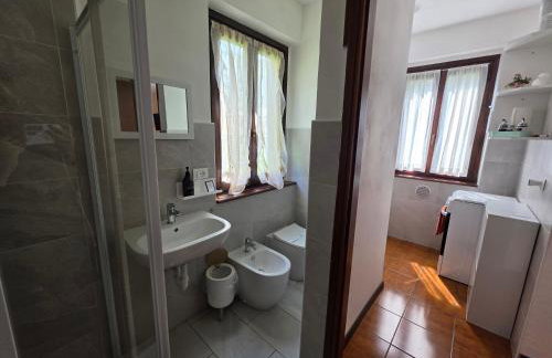 Charming Home with Private Patio near Swiss Border and Transport - Daisy, Loggiadeifiori - Photo 26