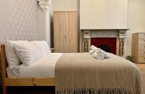 Spacious 6BR Victorian Home in 14 Somerford Near Wolverhampton Centre with Free Parking - Foto 22