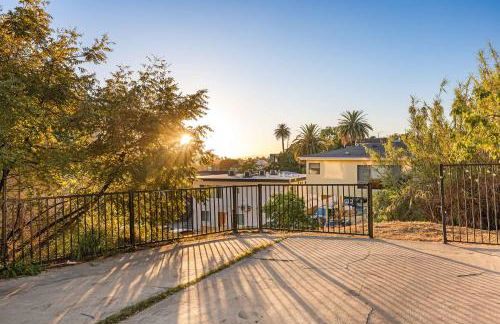 Echo Park Spacious Two-Bedroom Apartment with Private Yard and Parking - Foto 22