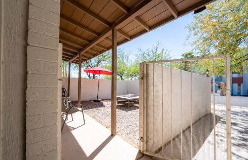 Spring Dream 2BR Apt with Parking in the Heart of DT - Foto 16