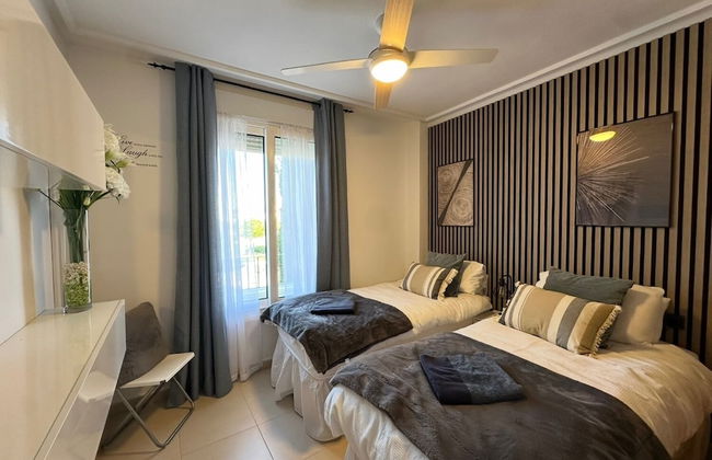 Golf Resort - Apartment - Sleeps4 - Pool - Parking - Foto 1