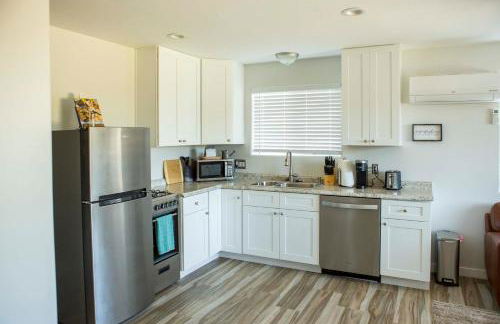 Poolside Relaxation Couples Retreat in Peoria! - Foto 9