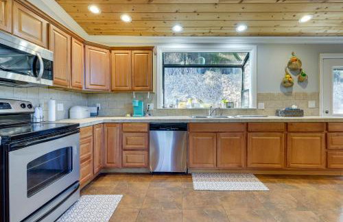 Peaceful Lower Lake Home about 5 Mi to Clear Lake! - Foto 10