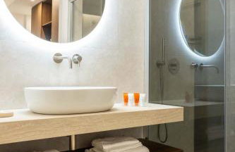 Nora's Suites - Photo 62