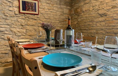 Beautiful restored farmhouse with private pool and gardens - Foto 48