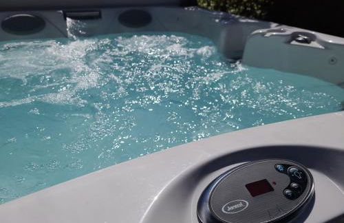 Ponycob hot tub 2 bed ensuite - Photo 2