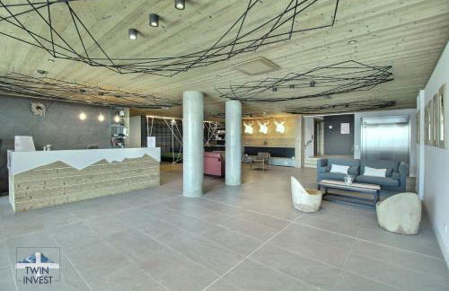 ARC 1600, LE RIDGE, Appartement 10 personnes Duplex Vue Montagne - ski aux pieds - Sauna, Hammam, Piscine, Salle de salle de sport-fitness - Foto 54