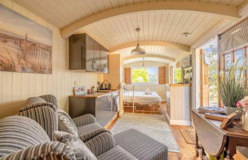 Relaxing Retreat - The Shepherds Hut - Hot Tub - By Tempstay - Foto 19