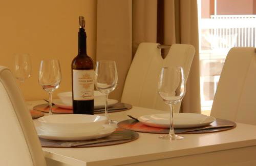 Beach & Sea Apt, Fast WIFI, Airco, Private Parking and Pool - Foto 20