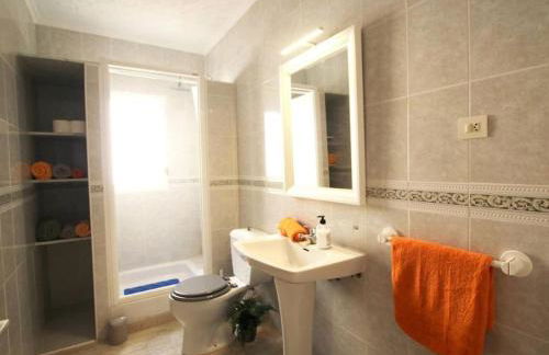 Apartamento con terraza cerca del mar - Foto 10