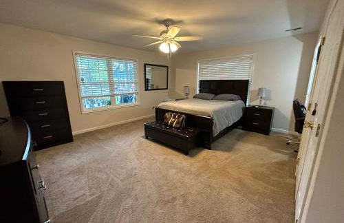 Whole House - HUGE, Modern & New Niagara Shoreline Home Rental - Foto 8