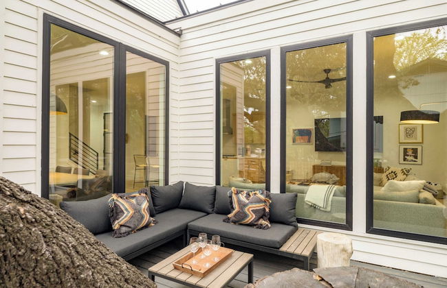 Modern Retreat w/ Pool, Guest House & Deck Lounge Henley by Avantstay - Foto 2