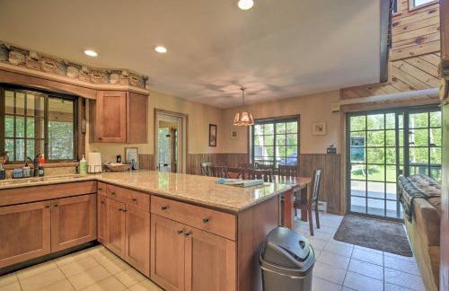 Lake Placid Chalet Deck and Forest Views! - Foto 10