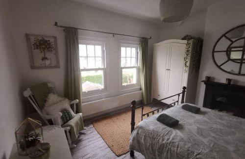 Prime location for Snowdon, Family and Dog friendly! - Photo 10
