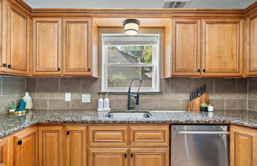 The Pines I Sleeps 12 I Private Pool I Patio & BBQ - Foto 19