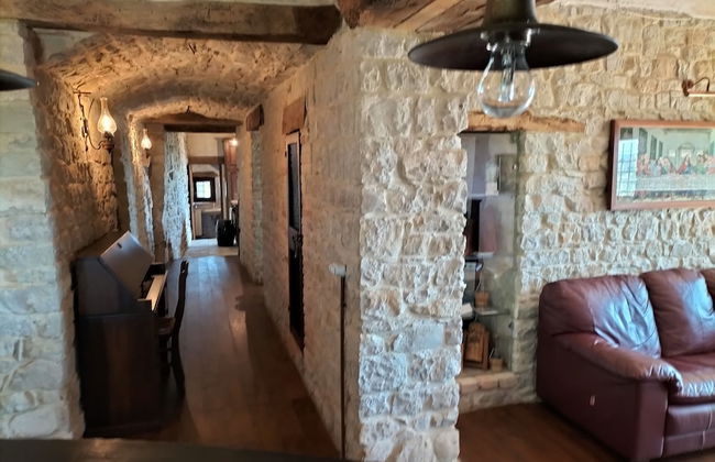 Old House - Photo 16