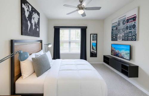 Poolside Comfort 2BR Galleria Stay AND Garage - Foto 3