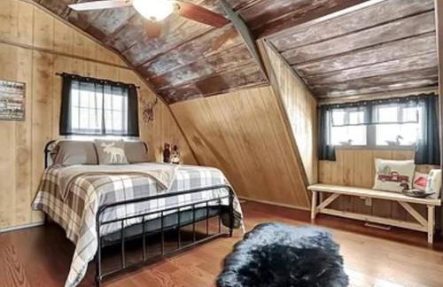 Rustic Barn Retreat w Hot Tub Game Room & FirePit - Foto 15