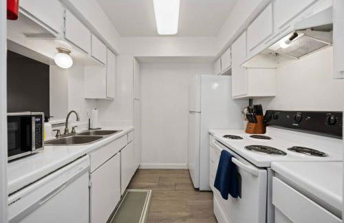 Towne Plaza Apartments #292 in the Galleria Area - Foto 20