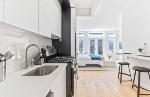 Studio w Charming Juliet Balcony in Upper East - Foto 11