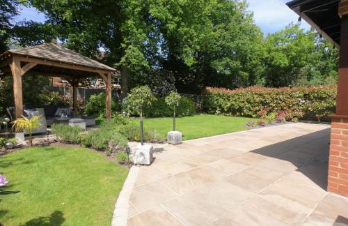 3 beds Luxury Family Home with Self-Check in & Direct Train to London - Foto 33