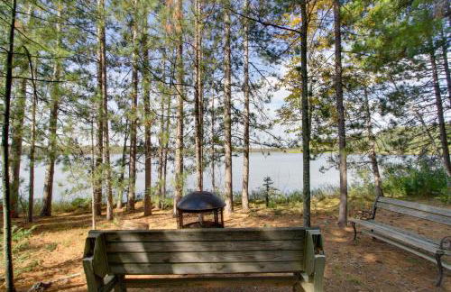 Dock and Fire Pit Lakefront Cabin in Deer River! - Foto 24