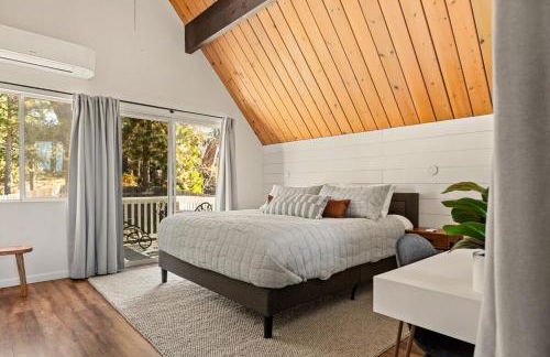 The Crown A-Frame Gated Central AC Lake Access - Foto 14