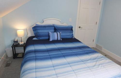 Beach Town Escape - Newly-Remodeled & Gorgeous! - Photo 5