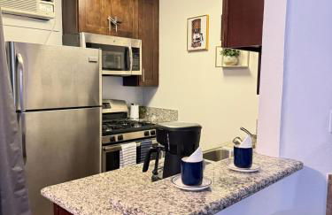 Hollywood Blvd Studio FREE DESIGNATED PARKING & WIFI - Foto 12