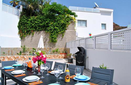 Big Villa Tauro with Private Heated Saltwater Pool & Jacuzzi & BBQ & Game Room & Arcade Games - Foto 21