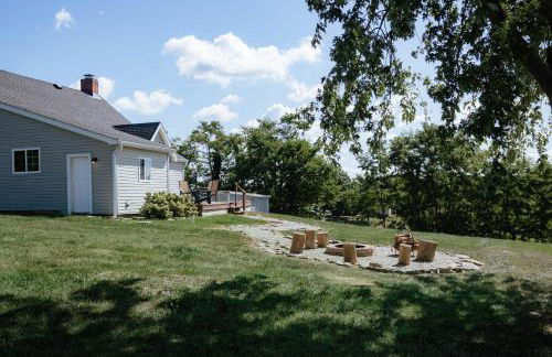 Cordova Farmhouse - 7 Minutes from the Ark! - Foto 48