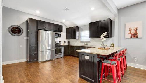 Vibrant Vacation Escape with Fast WIFI and KING BED Close to Downtown Houston! - Foto 3