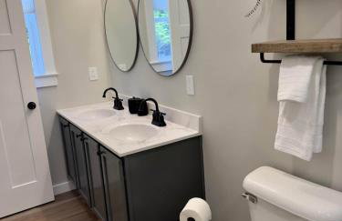 New 2023 Waterfront Home near Acadia with Hot Tub - Foto 19