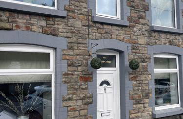 CWTCH COTTAGE Llantrisant 2 bed home - sleeps 4 - Foto 5