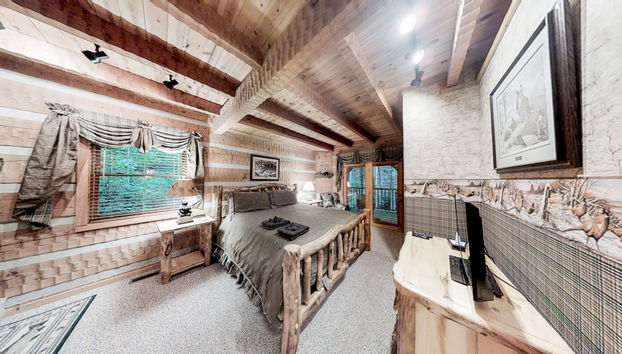 Streamsong Secluded Creek View Cabin with Hot Tub and Pool Table by RedAwning - Foto 4, Habitación