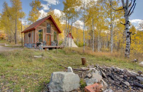 Colorful Cabin w/ Teepee, Fire Pits & Mtn Views! - Foto 1