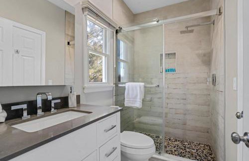 Queen Vic Beach House: 5 Mins to Vineyards & Farmstands - Foto 18