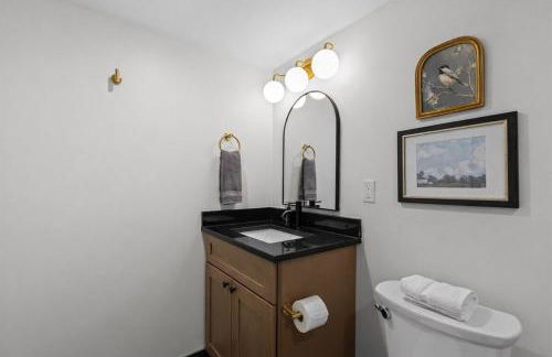 Comfortable Basement Studio Living Near Major Road - Foto 3