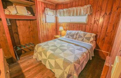 Lakefront Cottages 4 & 5 - 6BR Retreat for 12 - Foto 16