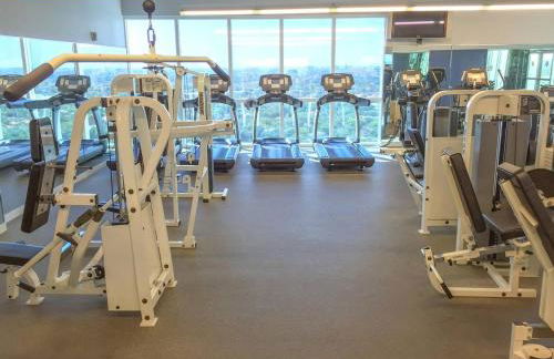 City View Balcony steps from Restaurants, Peacock Park & Marina - Foto 13