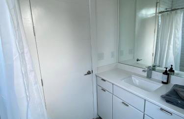 Entire Home Close to BOA Stadium & City - Foto 50