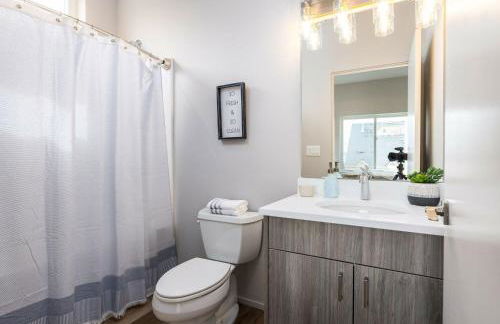 BRAND NEW Fully Updated Condo 918 in Anacortes - Foto 22