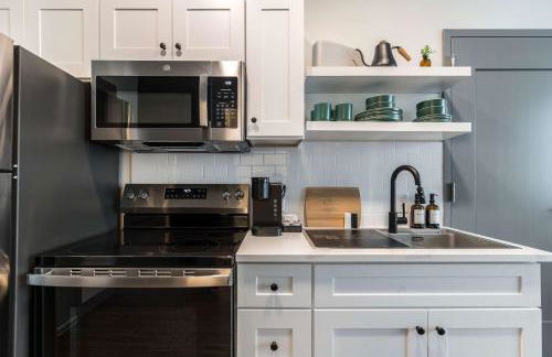 Light-Filled Stay with Etta James Flair - Foto 5