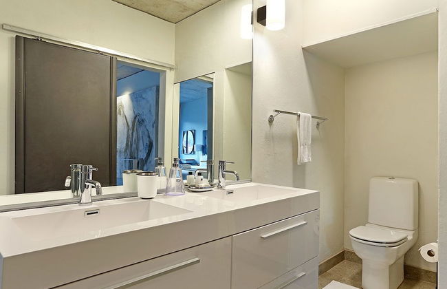 Metropolis 1108 - Adults Only - Photo 14