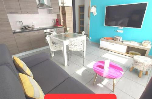 gîte en rdc A 200 m tgv et de la fac A 400 m des places 250 places de parking face au logement - Foto 2